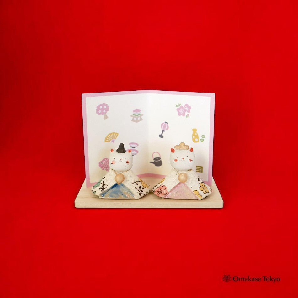Miyoshi Shikki Honpo Compact Hinamatsuri Cat Dolls – Ensemble en céramique couleur pêche
