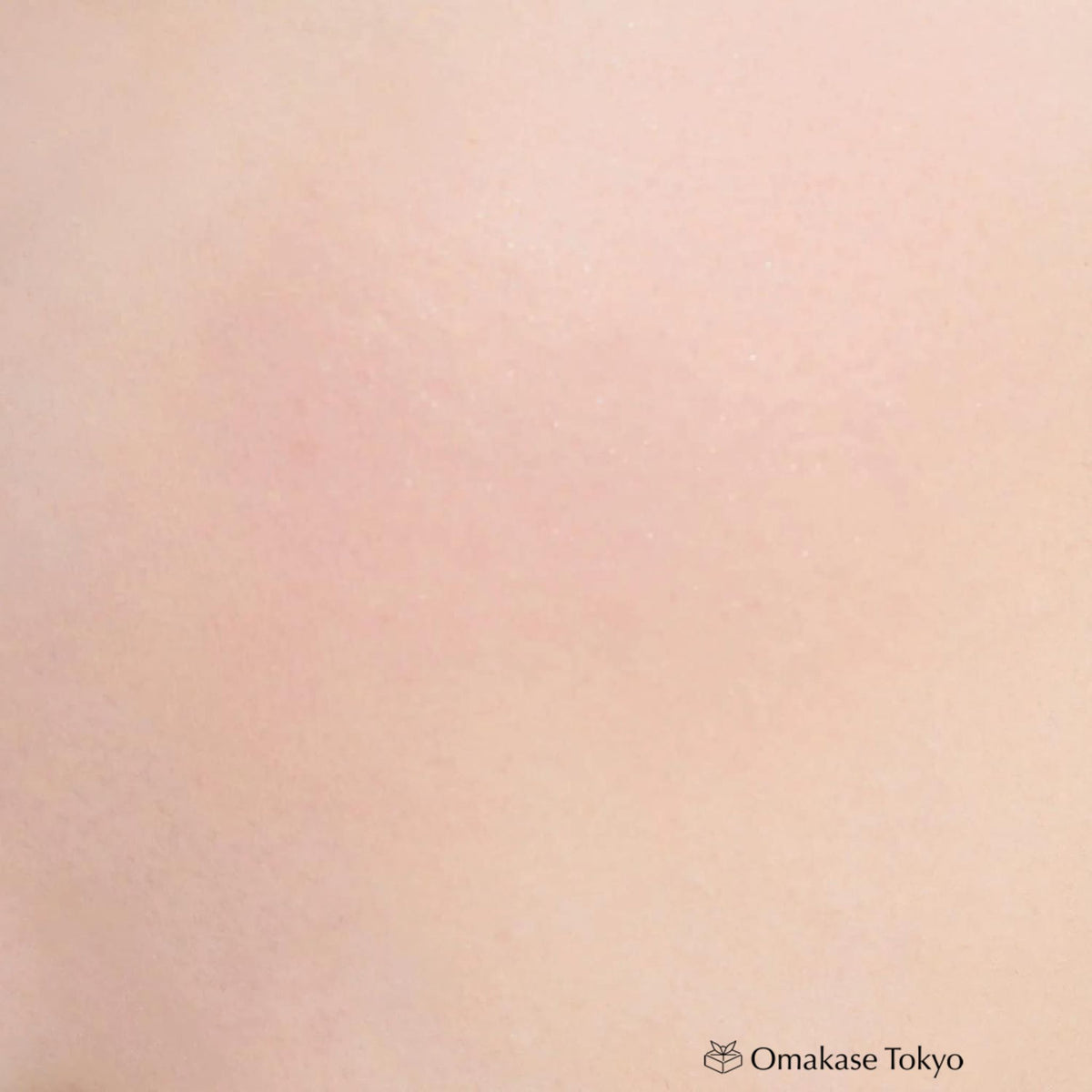 Chifure Powder Cheek Nuance Color 100 粉红珍珠腮红,焕发光彩